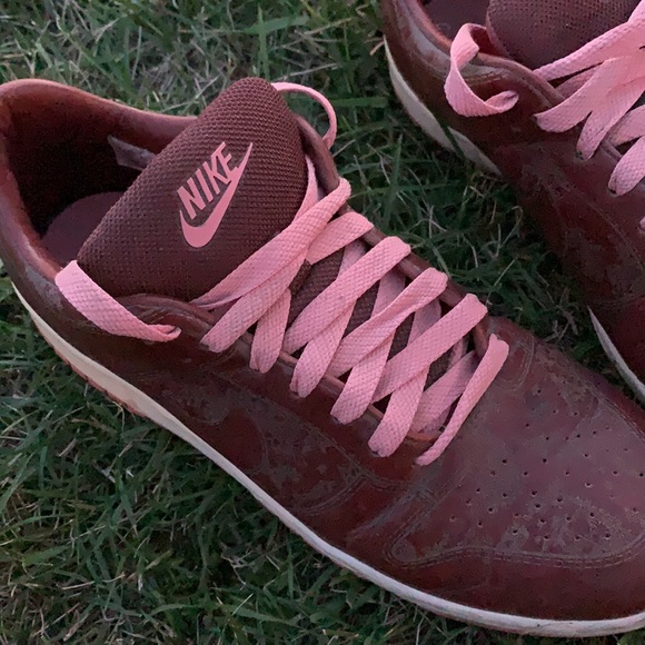 Men’s Leather Nikes - Picture 2 of 11